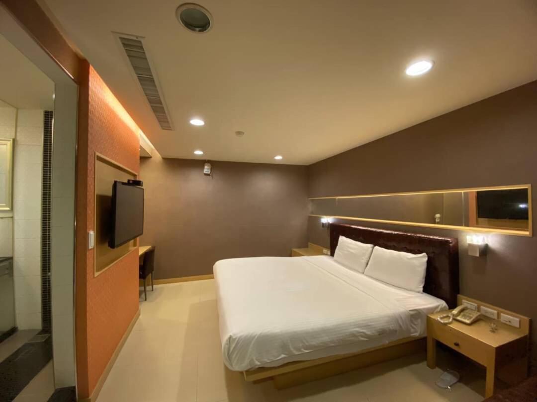 Love Hotel Pingtung Exterior foto