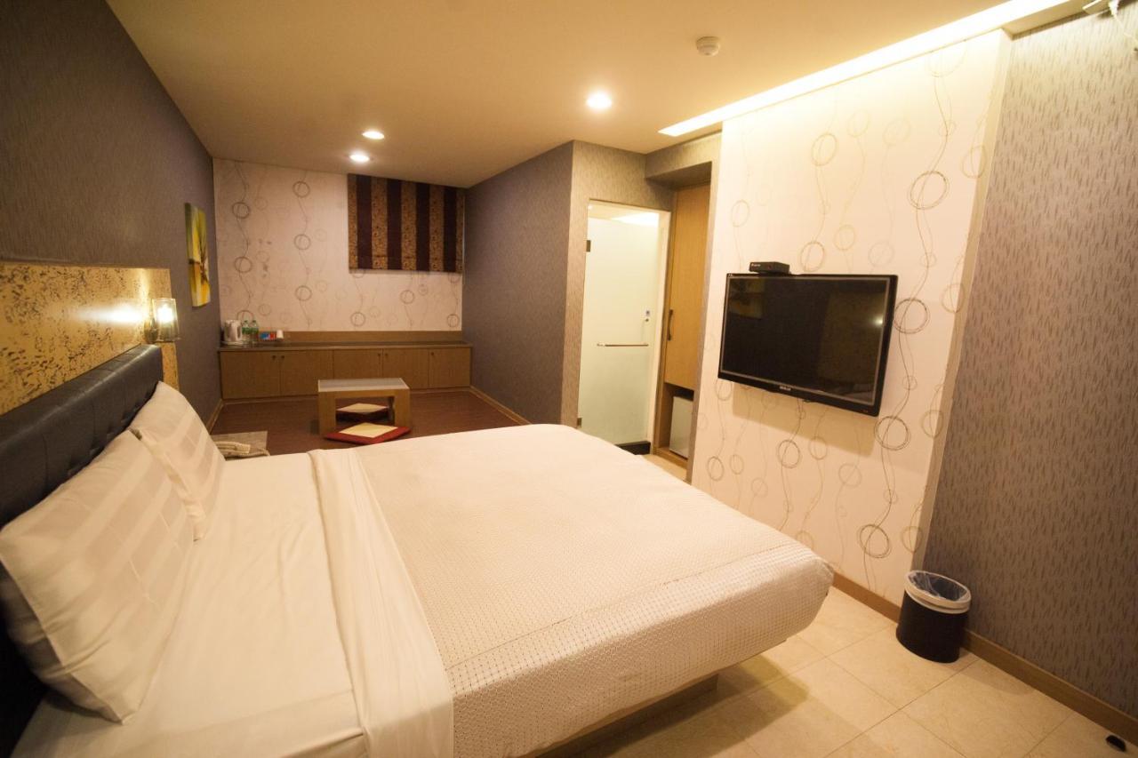 Love Hotel Pingtung Exterior foto